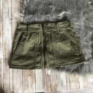 Free people army green zip skirt, sz 6